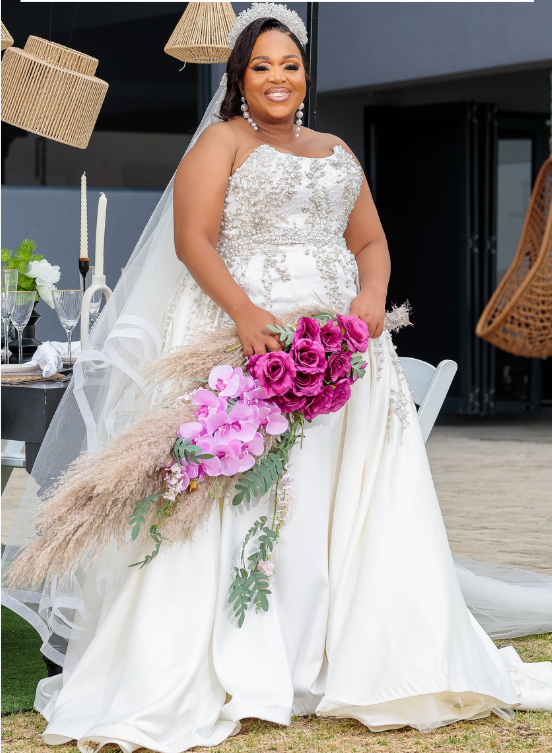 MASEBOTSANA IN WHITE (WITHOUT OVERSKIRT)
