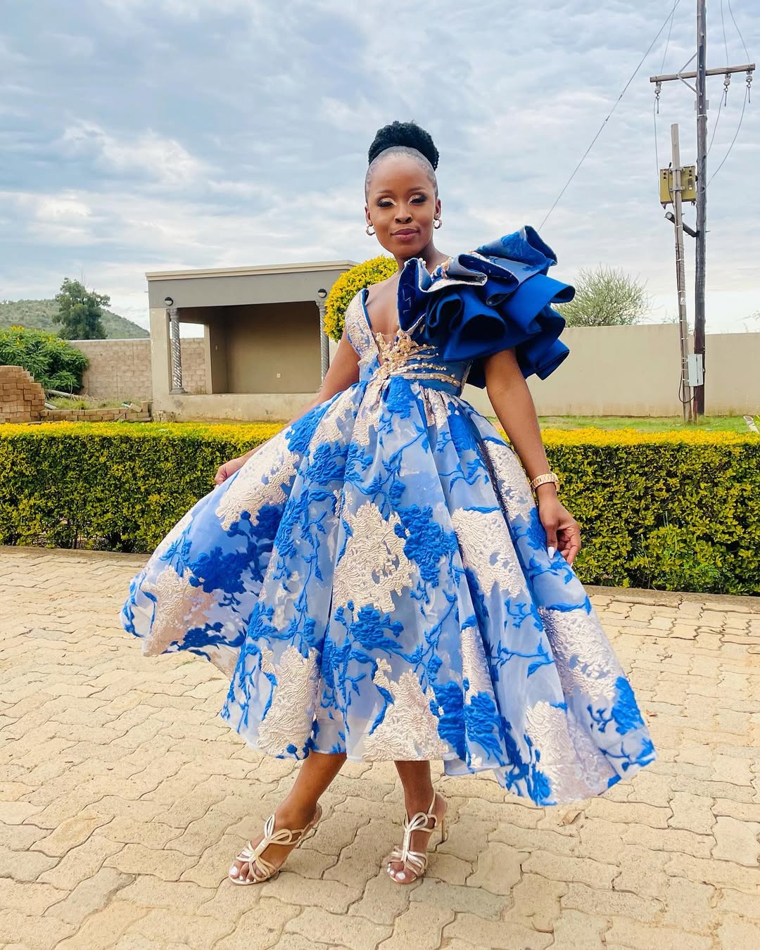 KGOTSANA IN BLUE