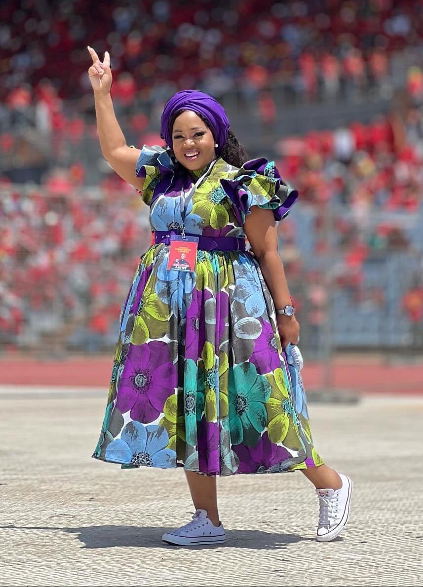 Monyepao The dress in Tea length