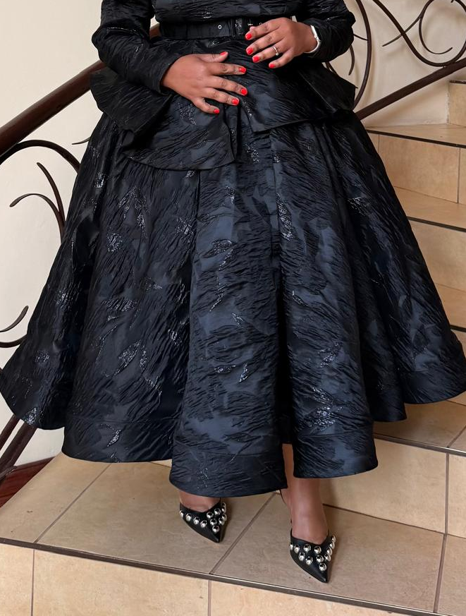THLOMPHO THE SKIRT IN BLACK