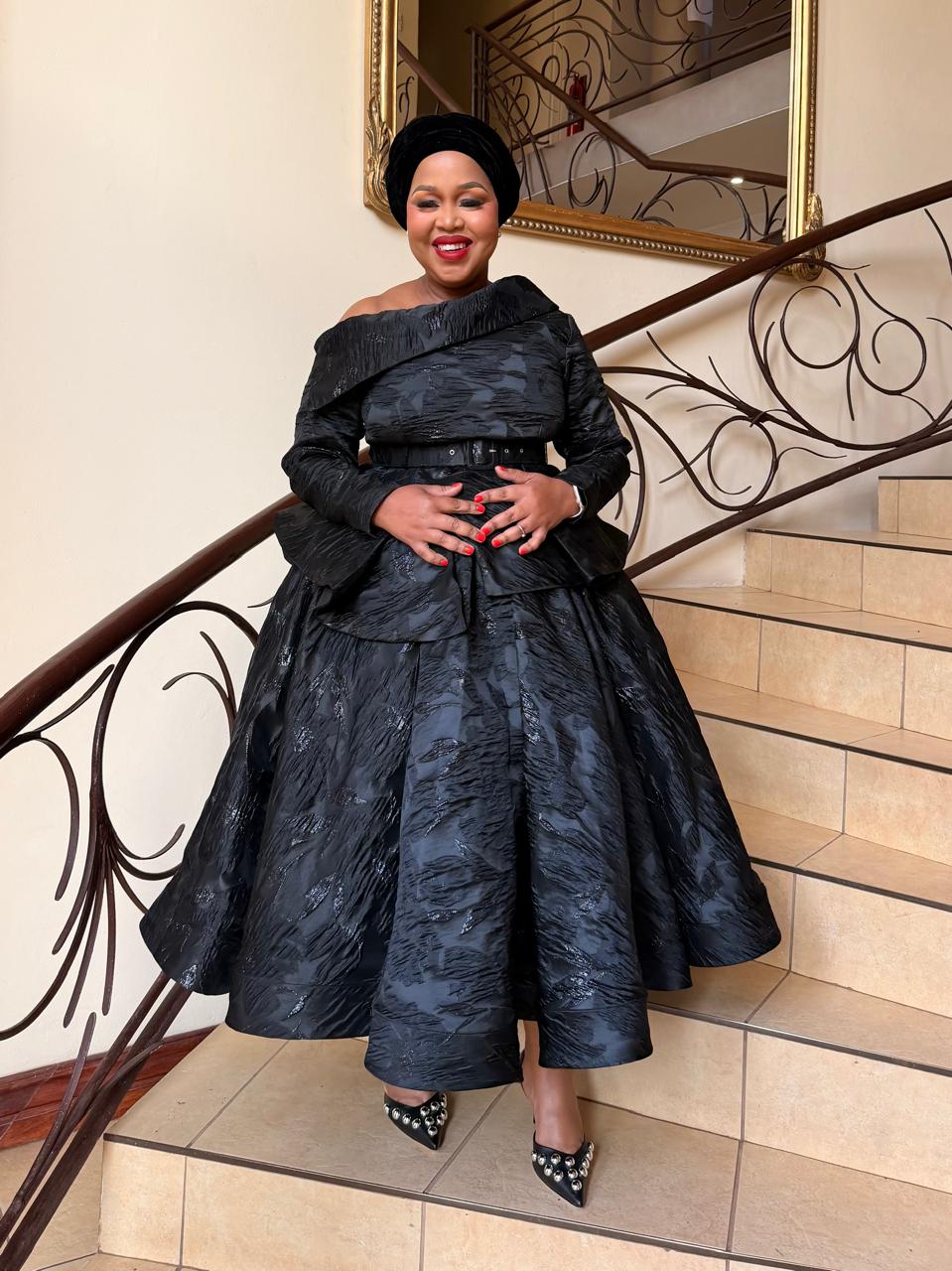 THLOMPHO THE SKIRT IN BLACK